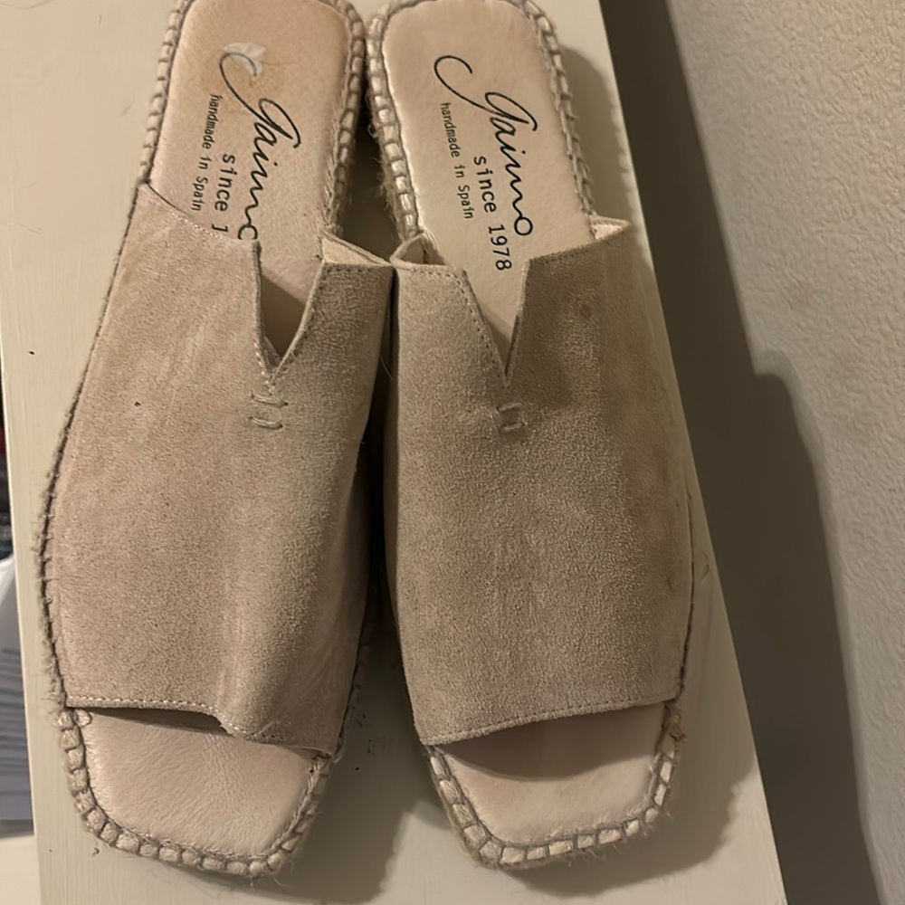 Gaimo leather suede tan sandals handmadee in Spain sz 40 / US9 but runs big